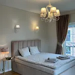 Melnrage Cozy & Terrace - Pine View Sea Entry Villa