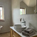 Melnrage Cozy & Terrace - Pine View Sea Entry