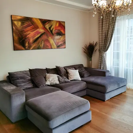 Melnrage Cozy & Terrace - Pine View Sea Entry Villa *