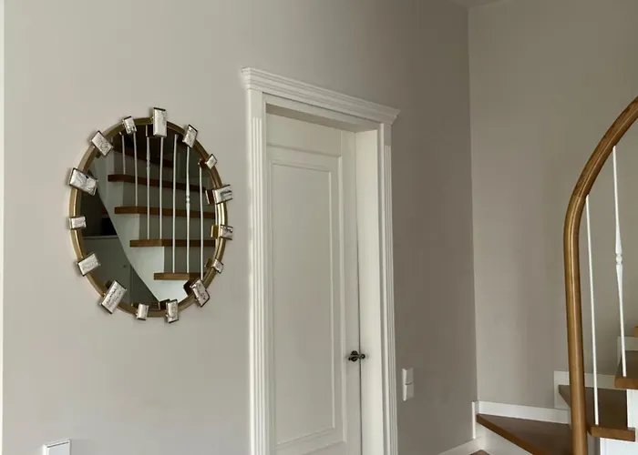 Melnrage Cozy & Terrace - Pine View Sea Entry Villa *